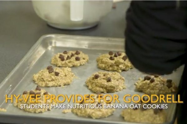 Hy-Vee Helps Goodrell Students Make Healthy Cookies